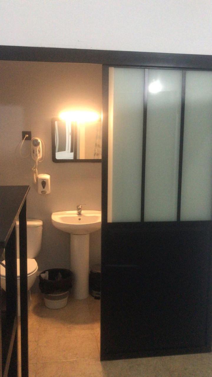 Hostal Eden Βαρκελώνη Εξωτερικό φωτογραφία